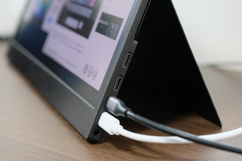 電源供給はUSB-C PDポートから