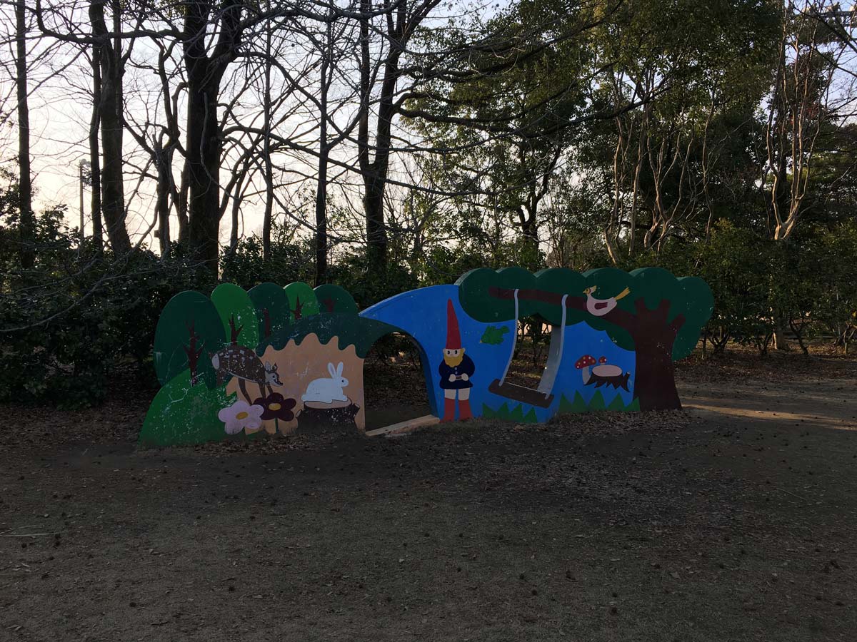 iPhone 6sのリアカメラで公園の遊具を撮影