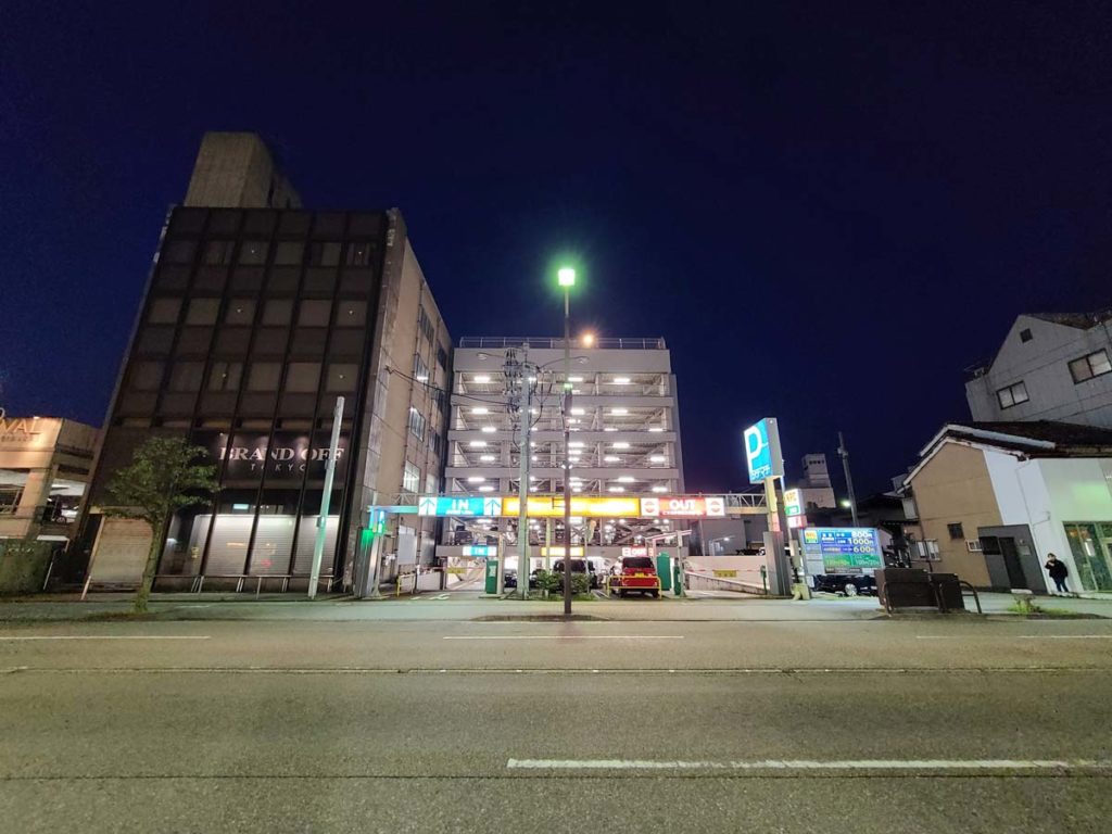 Galaxy S20 超広角カメラで夜間撮影(画像をクリックで拡大)