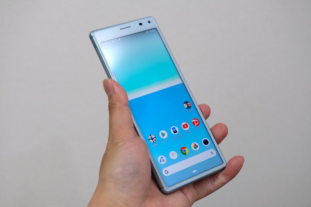 Xperia 8のワイドシネマディスプレイ