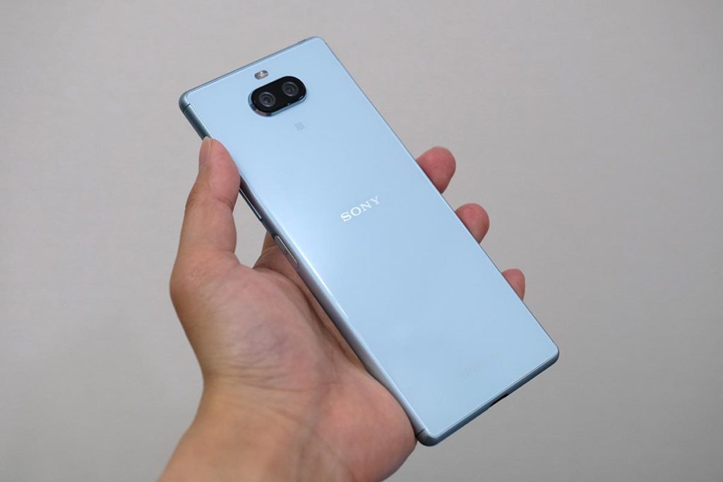 Xperia 8の外観