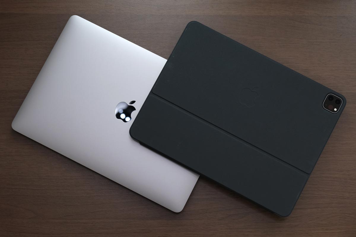 MacBook Pro 13インチとiPad Pro 12.9インチ