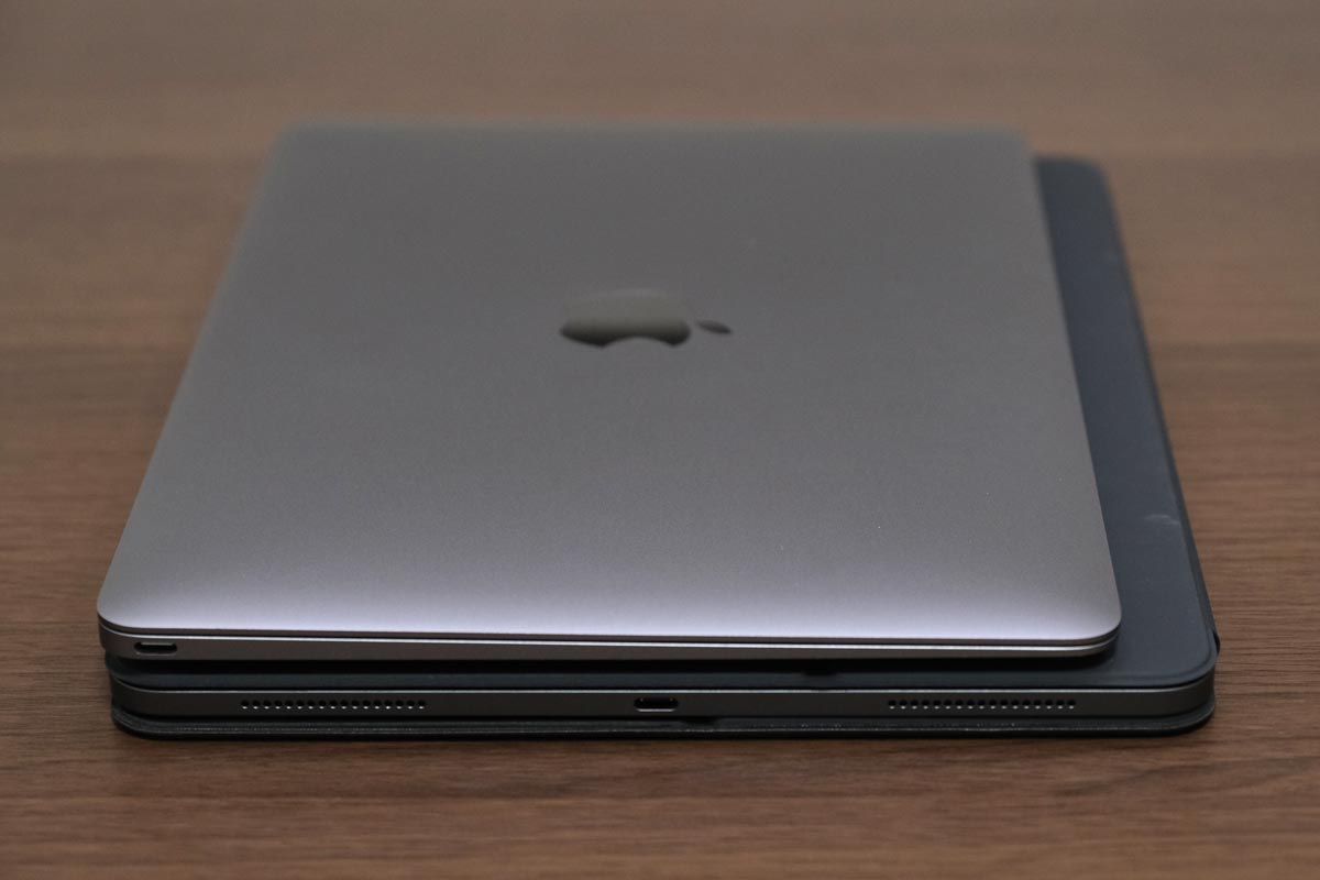 MacBookとiPad Pro 12.9インチ