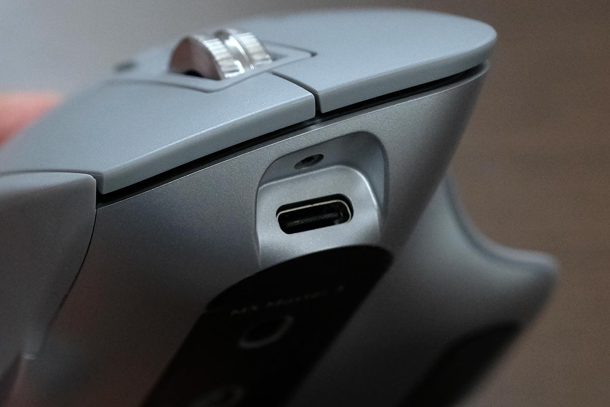 MX Master 3の充電ポート