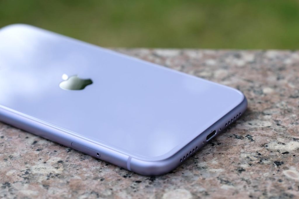 iPhone 11 筐体デザイン