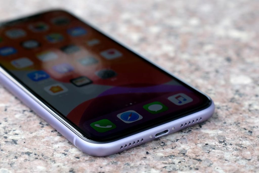 iPhone 11のLightningポート
