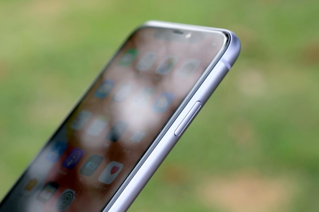 iPhone 11のサイドボタン