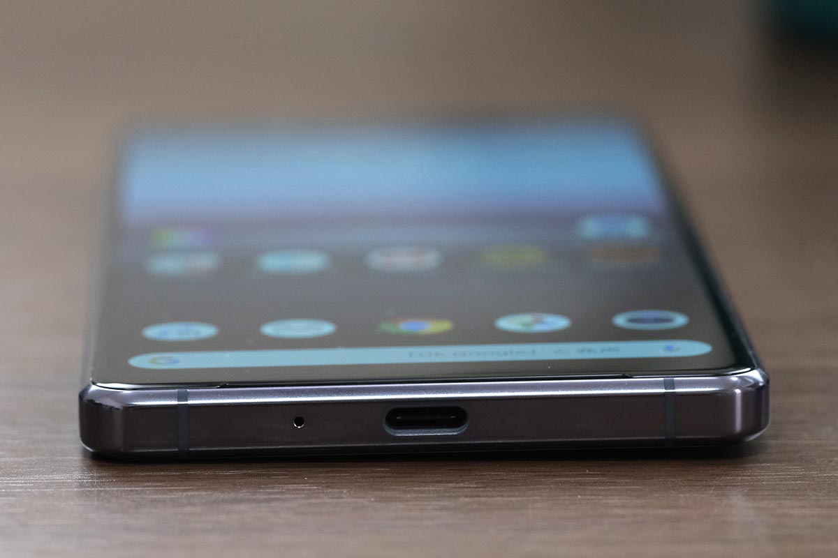 Xperia 1 IIの充電ポート