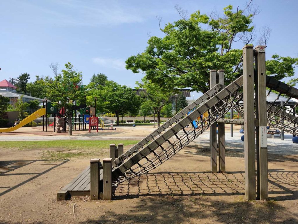 Redmi Note 9Sの広角カメラで公園を撮影