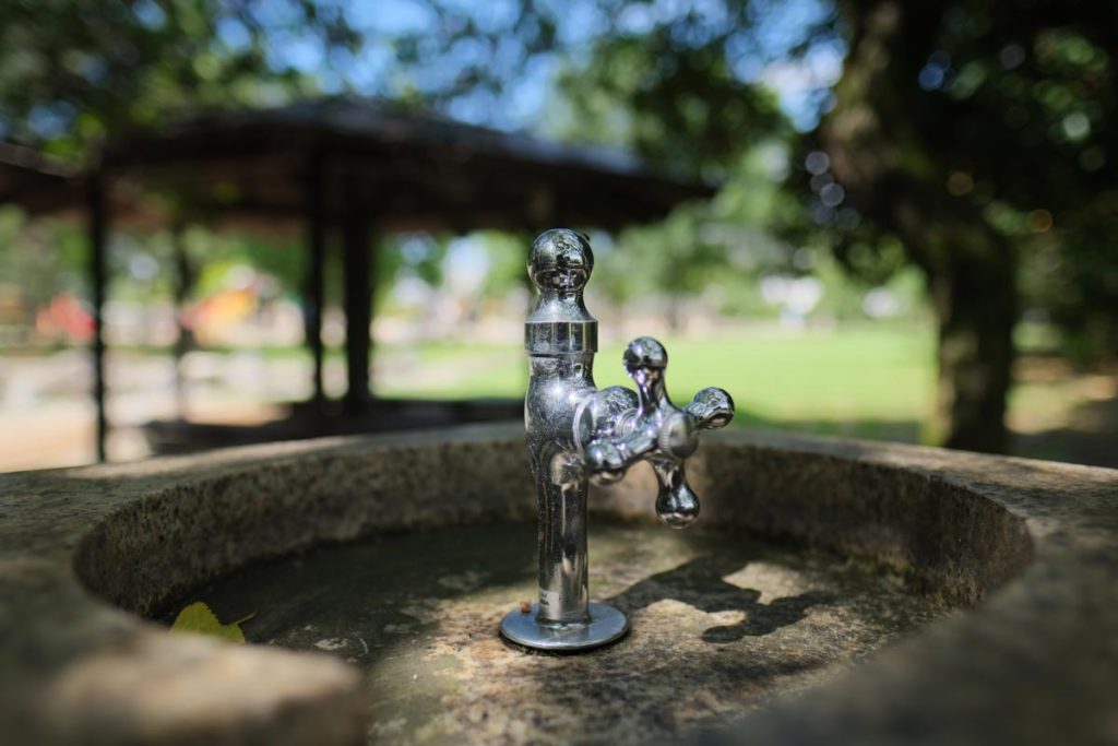 X-T4 +XF16mm F1.4 R WR(公園の水飲み場)