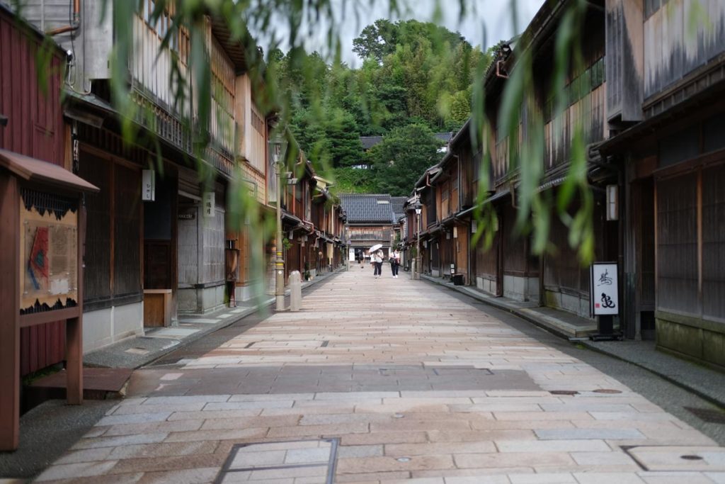 X-T4 + XF35mmF2 R WR(ひがし茶屋街)