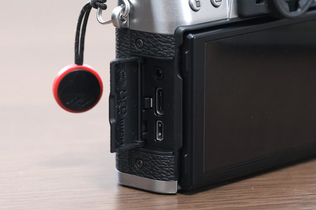 USB-Cポートから充電もできる