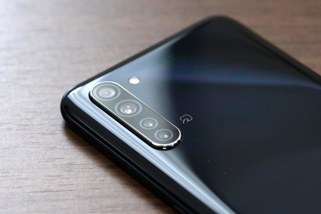 OPPO Reno3 A クアッドカメラ