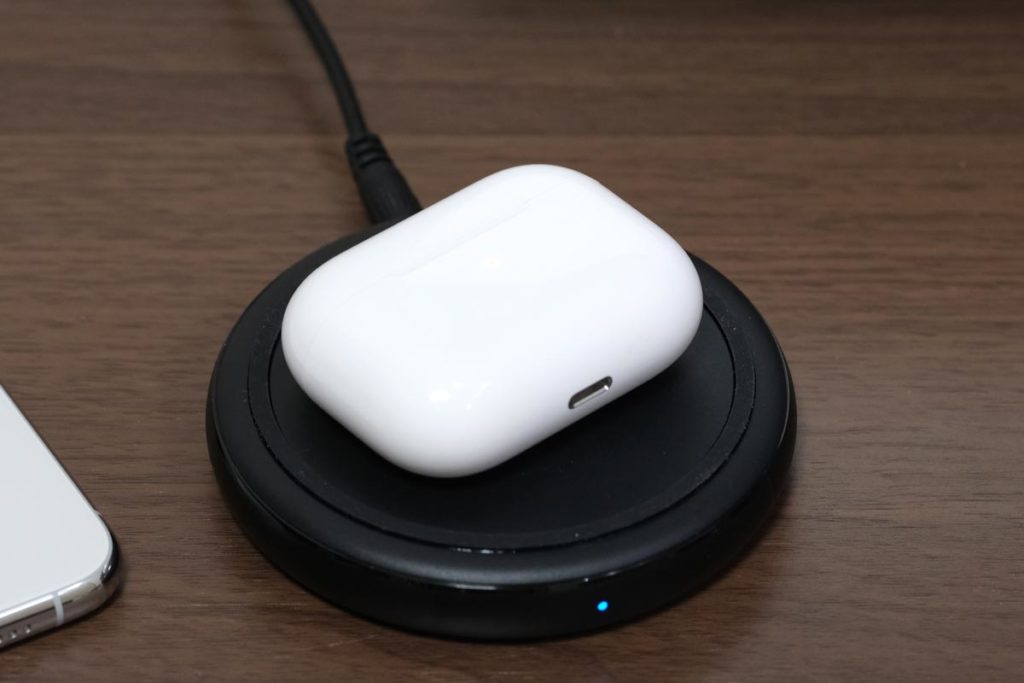 AirPods Proをワイヤレス充電する