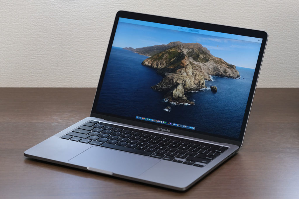 XF90mmF2でMacBook Pro 13インチの全体を撮影