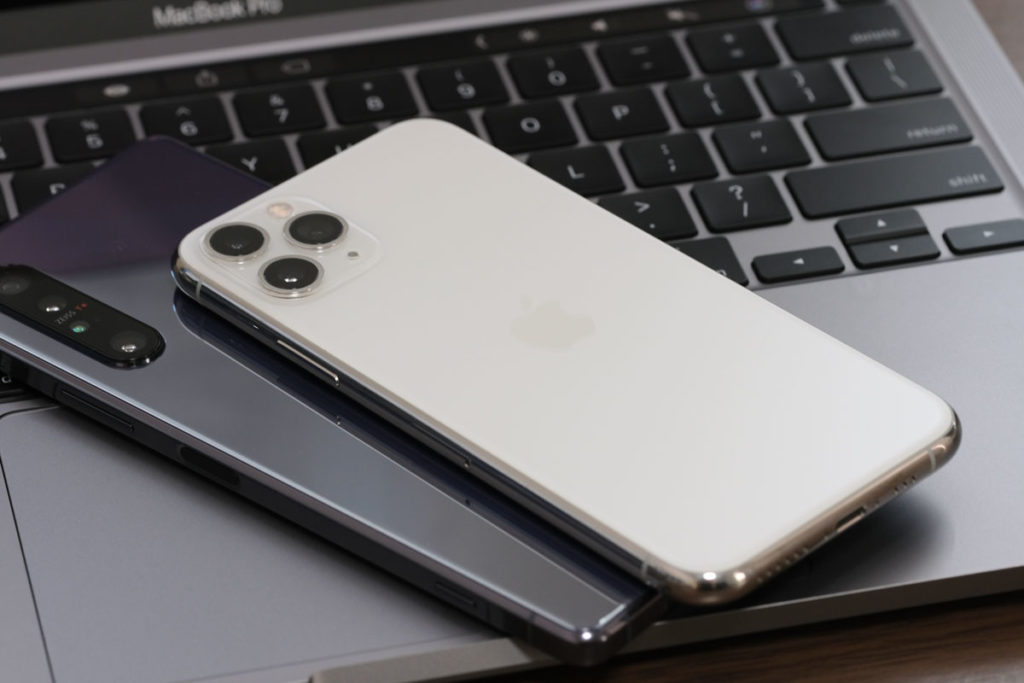 XF90mmでiPhone 11 Proを撮影