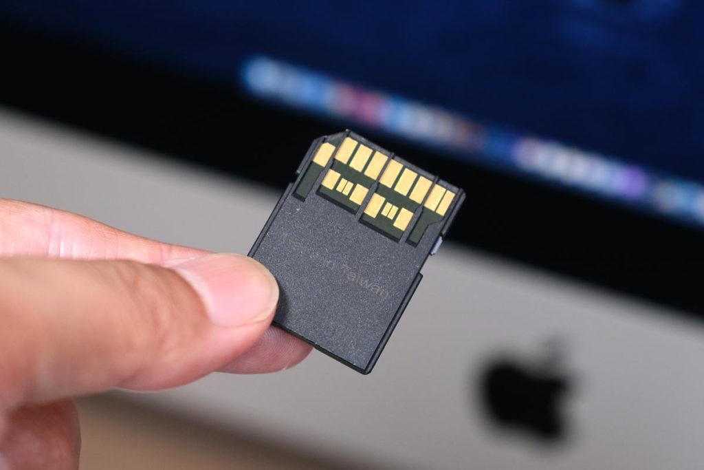 UHS-ⅡのSDカードに対応