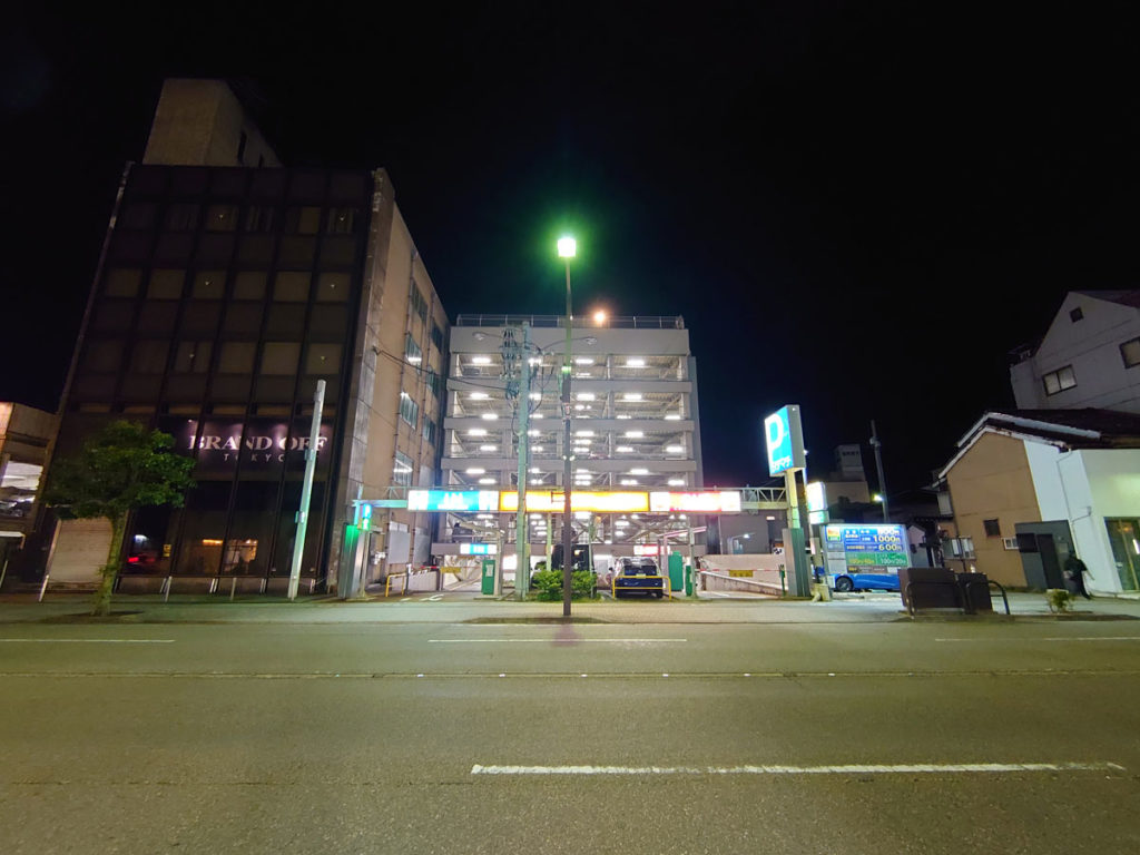 Xperia 5の超広角カメラで夜の撮影
