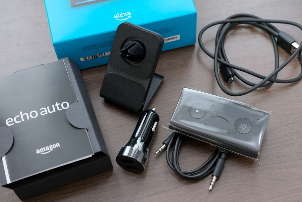 Echo Autoの付属品一式