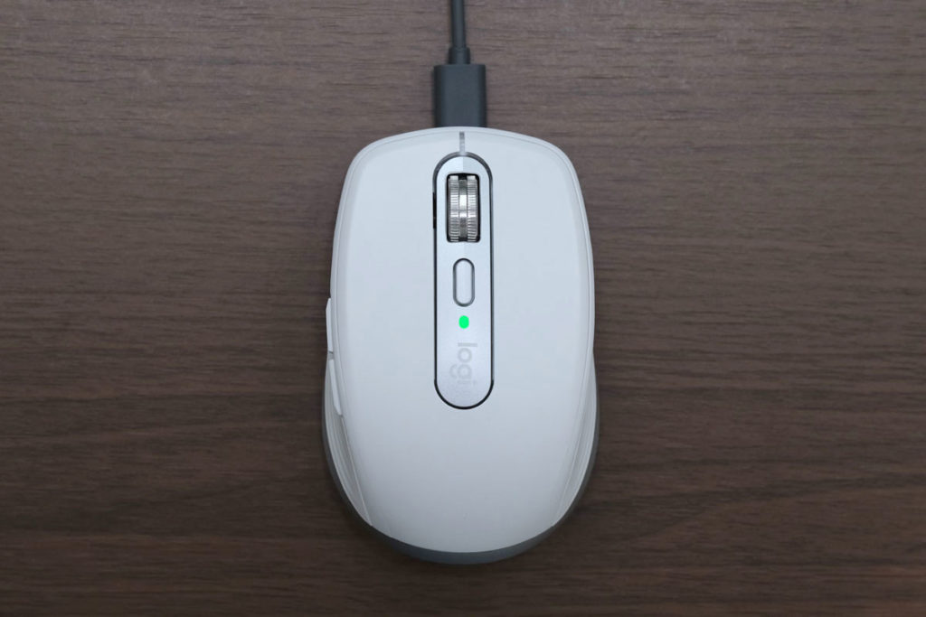 MX Anywhere 3を充電する