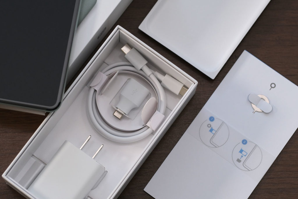 Pixel 5の付属品一式