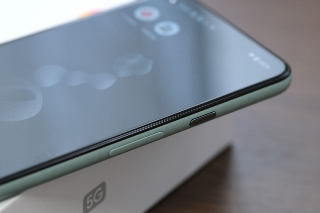 Pixel 5の操作ボタン