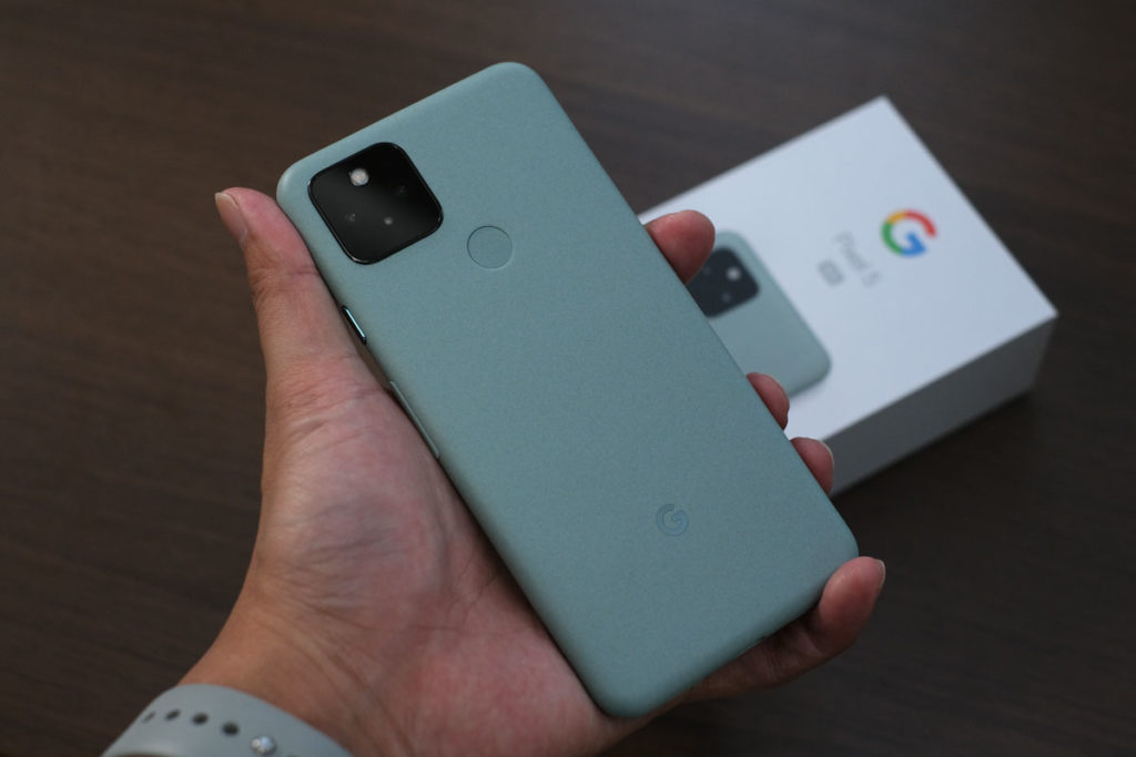 Pixel 5のサイズ感