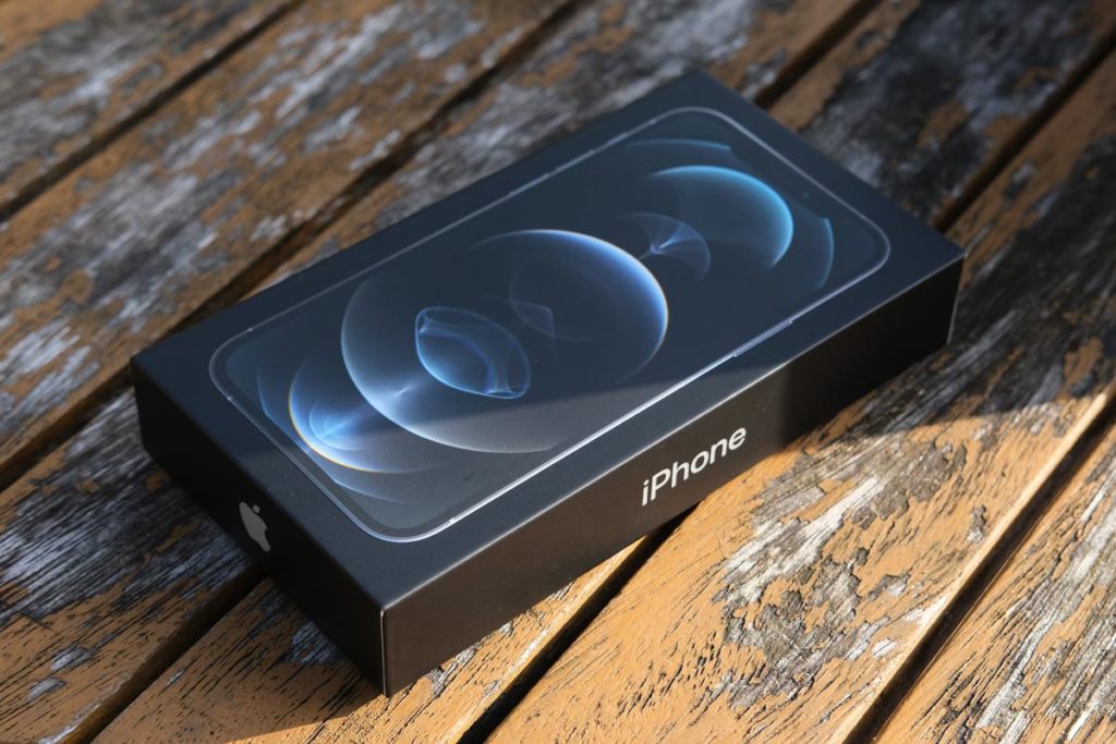 iPhone 12 Proのパッケージデザイン