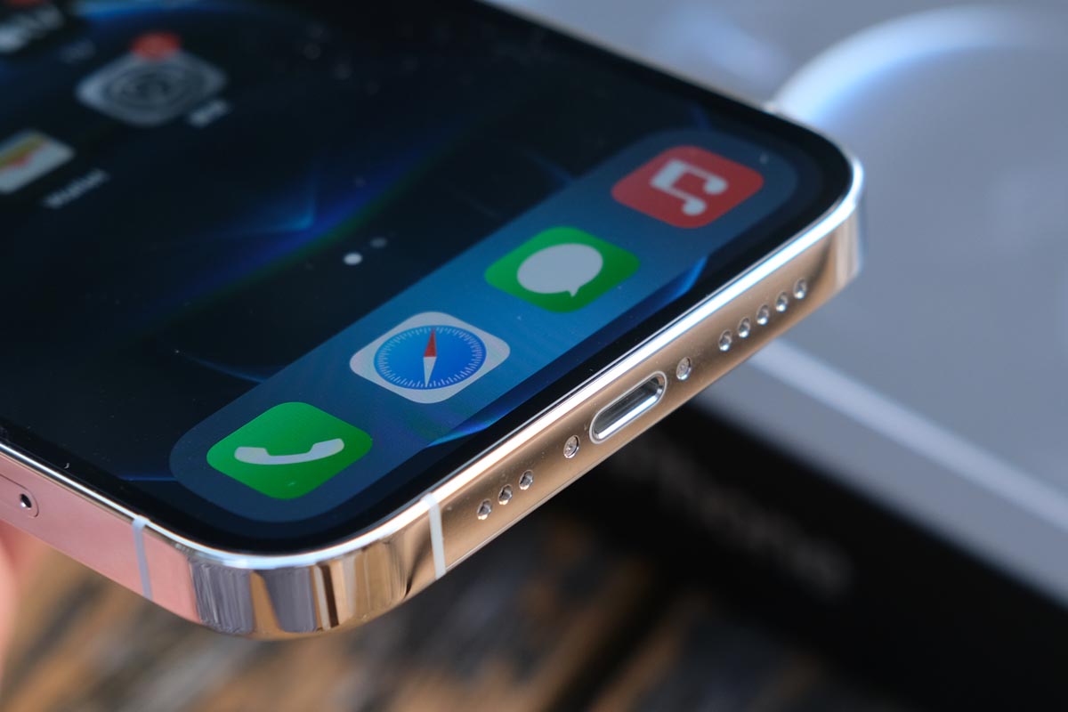 iPhone 12 Pro Lightning