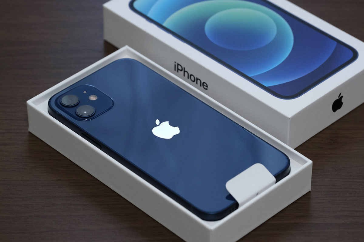 iPhone 12のパッケージ