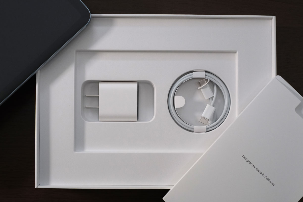 iPad Air 4の付属品一式