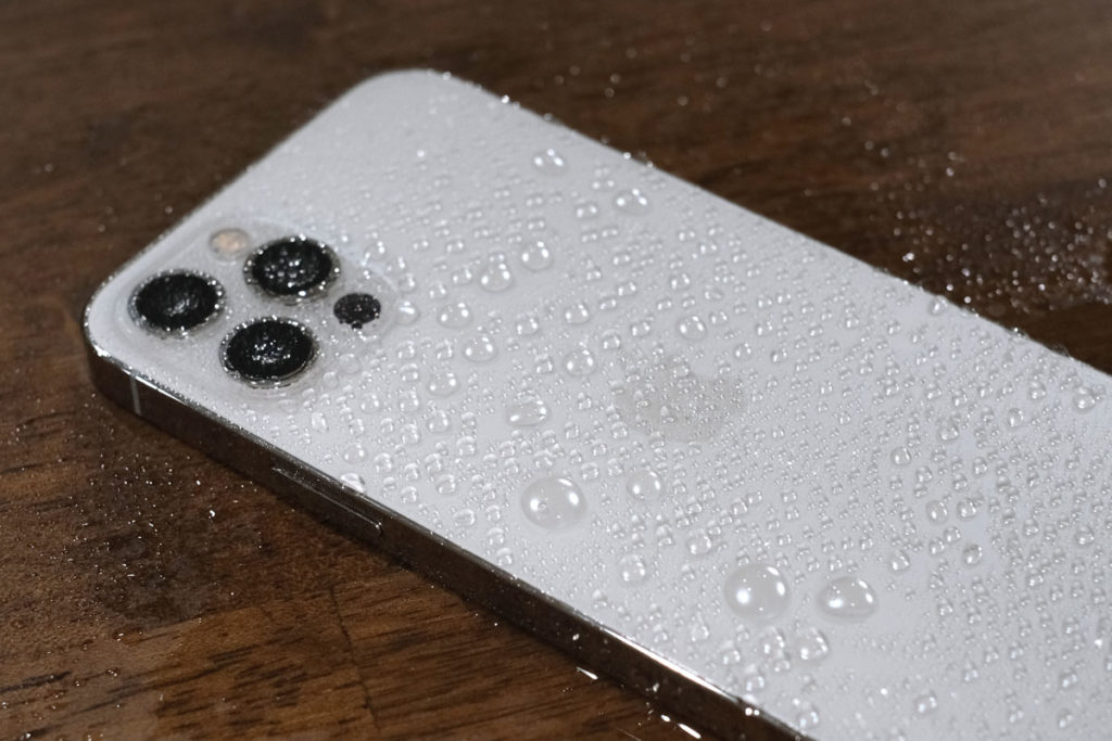 iPhone 12 Pro 耐水性能
