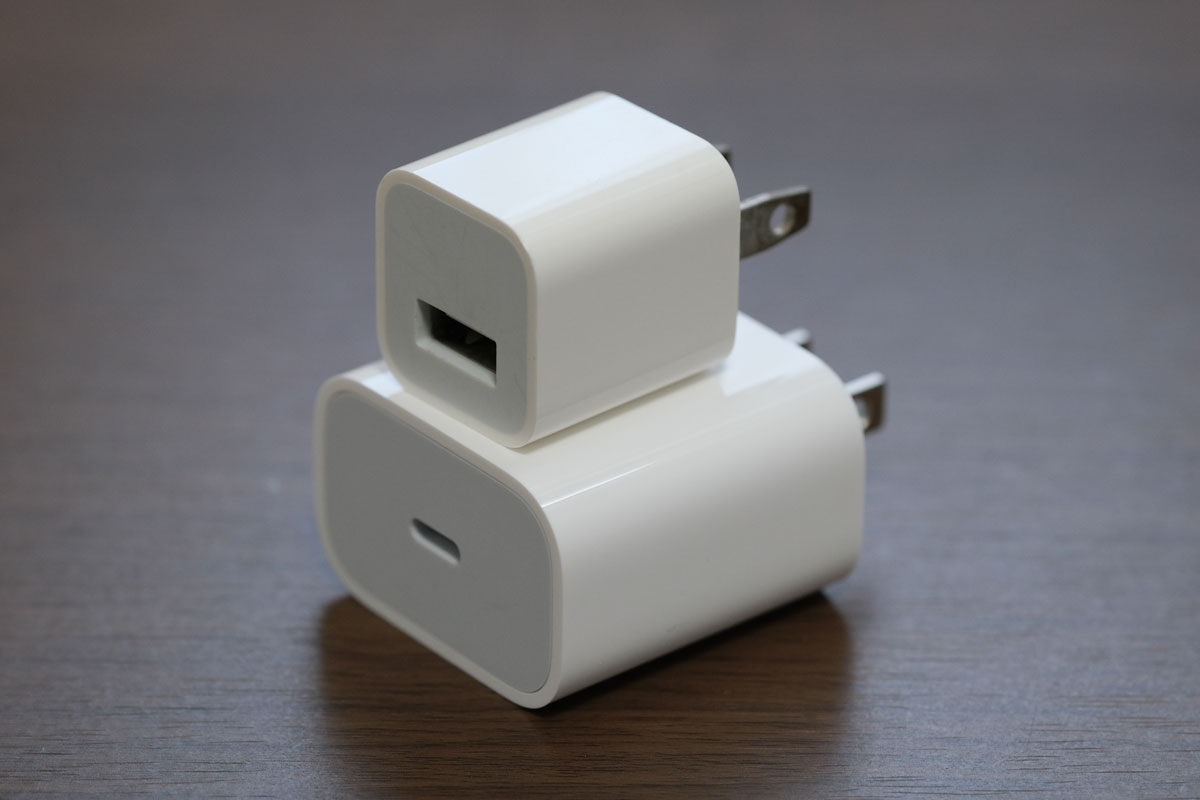 Appleの5Wと18Wの電源アダプタ