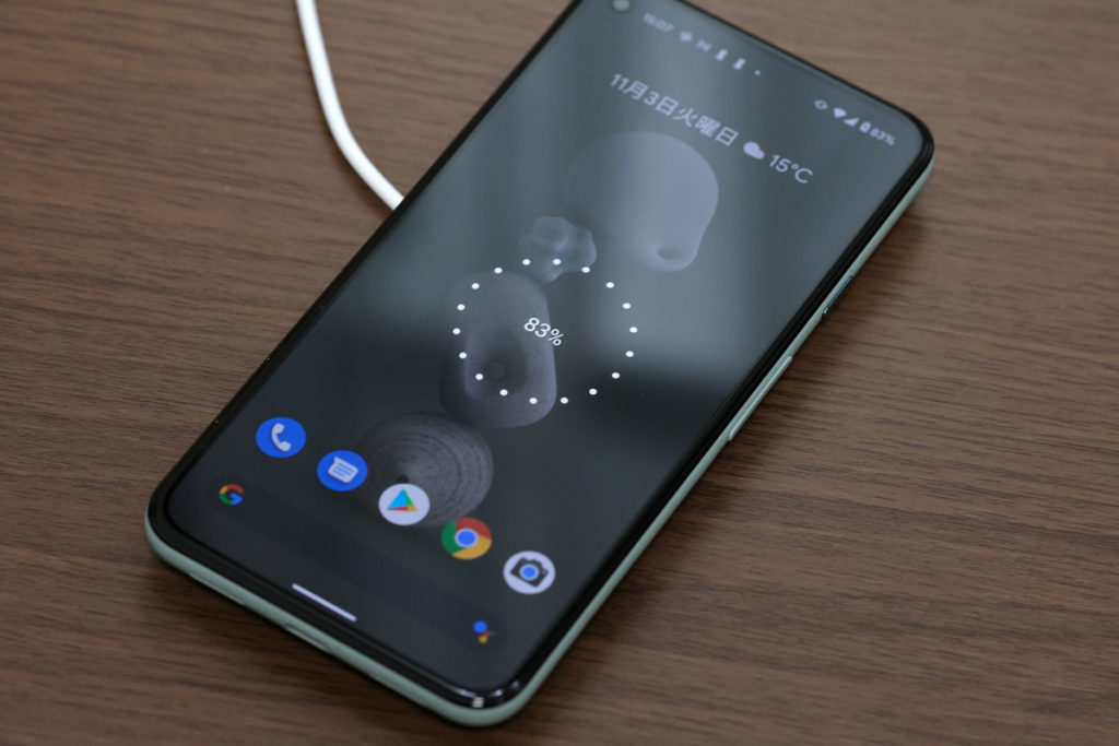 Pixel 5とMagSafe充電器