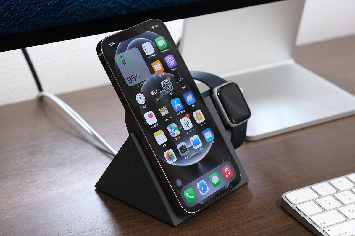 iPhone 12 Pro Max MagSafeで充電