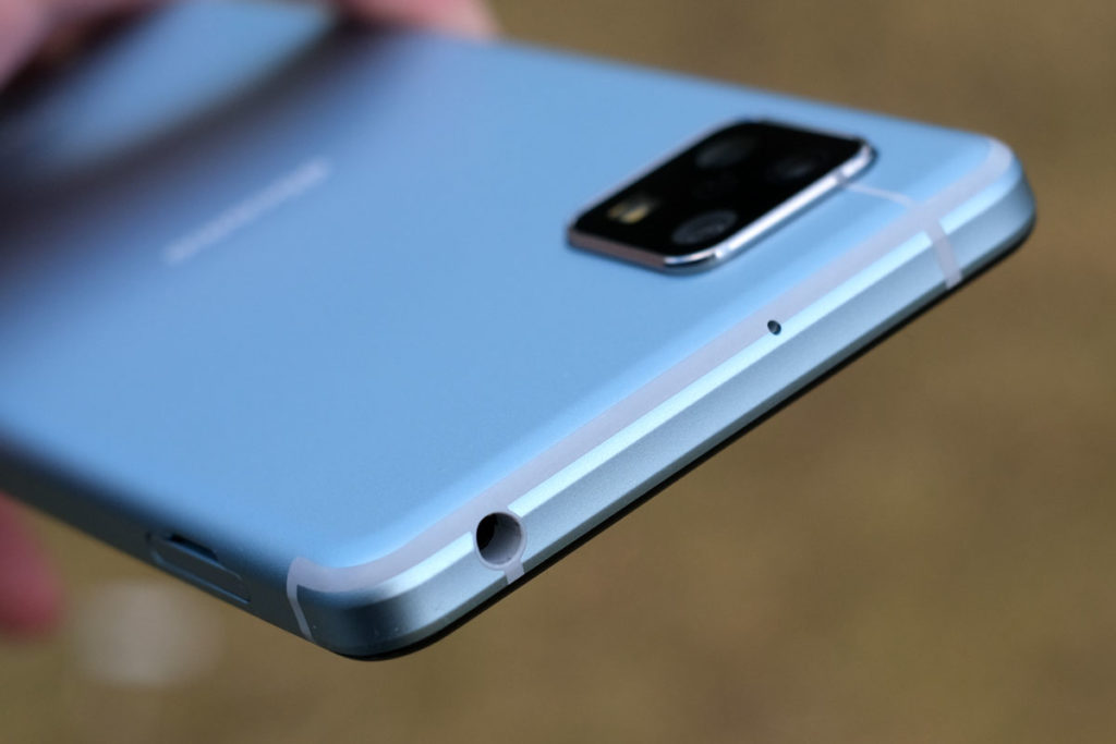 AQUOS sense4 オーディオジャック