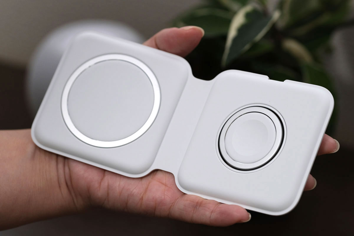 MagSafeデュアル充電器のサイズ感