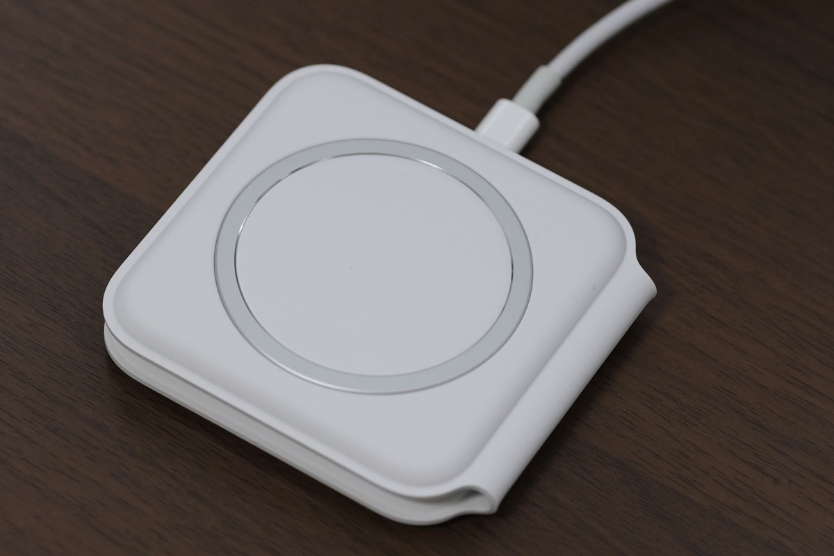 充電パッドを回転させる