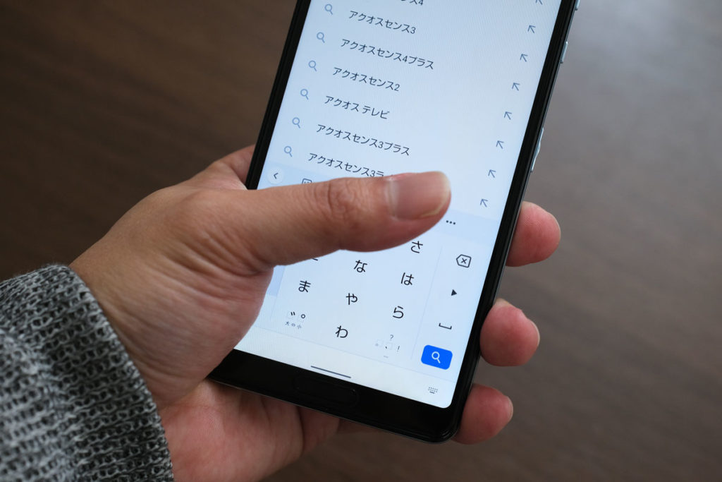 AQUOS sense4 サイズ感