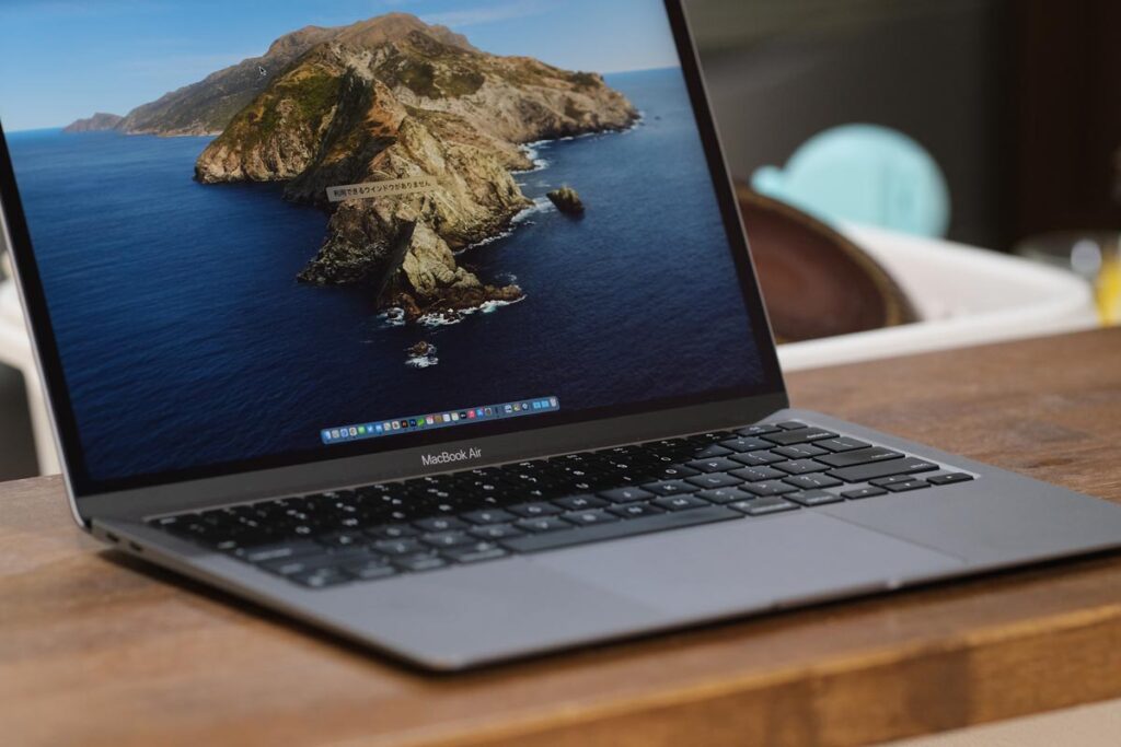 MacBook Airならどこでも作業ができる