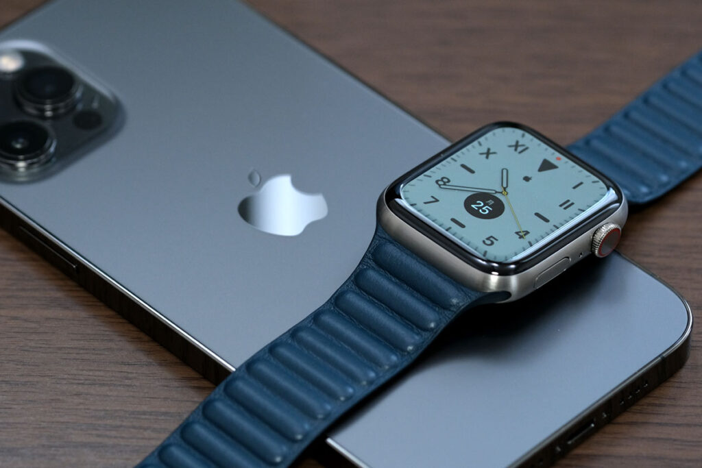 12 Pro MaxとApple Watch 6 Edition