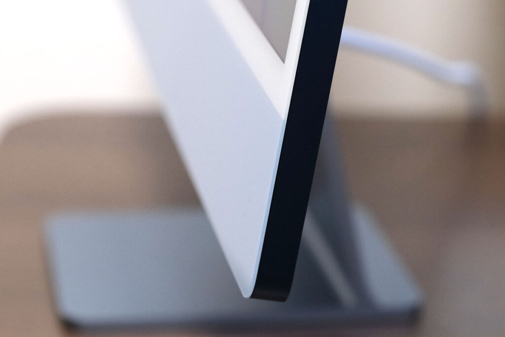 iMac 24インチの筐体サイド部分の加工