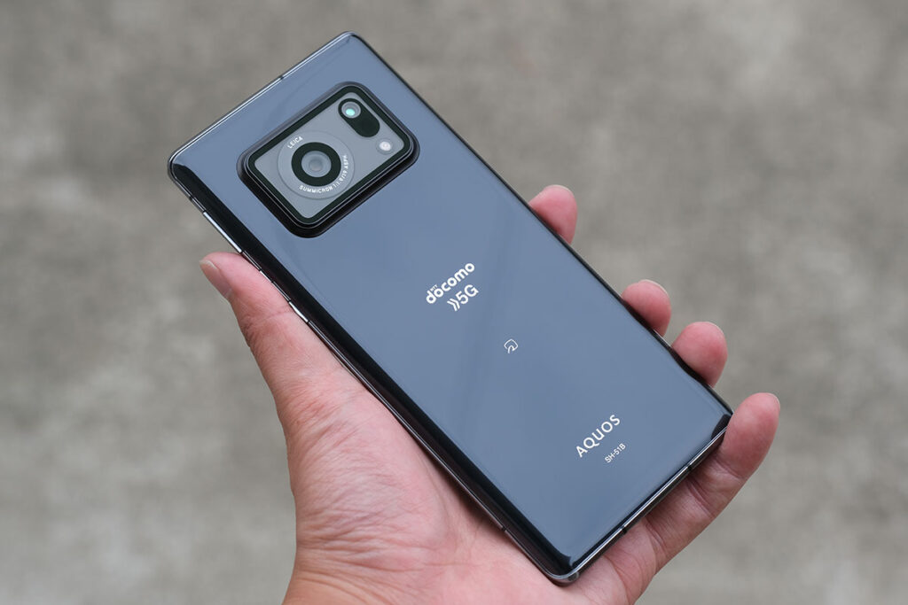 AQUOS R6 サイズ感