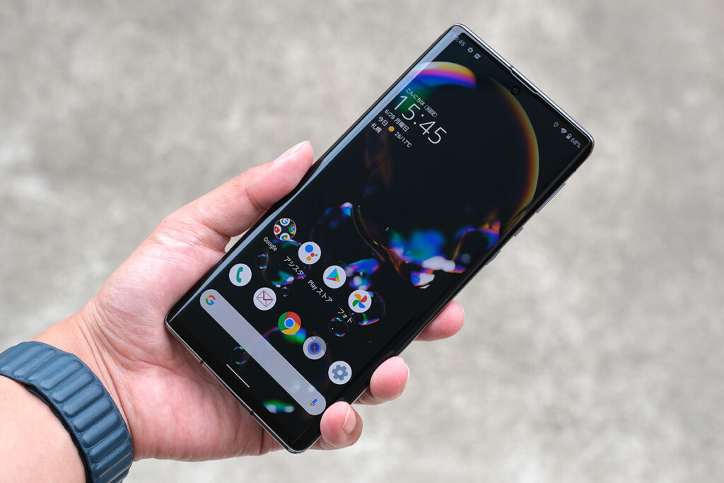 AQUOS R6