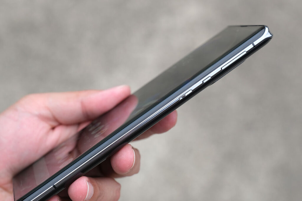 AQUOS R6 サイドフレーム