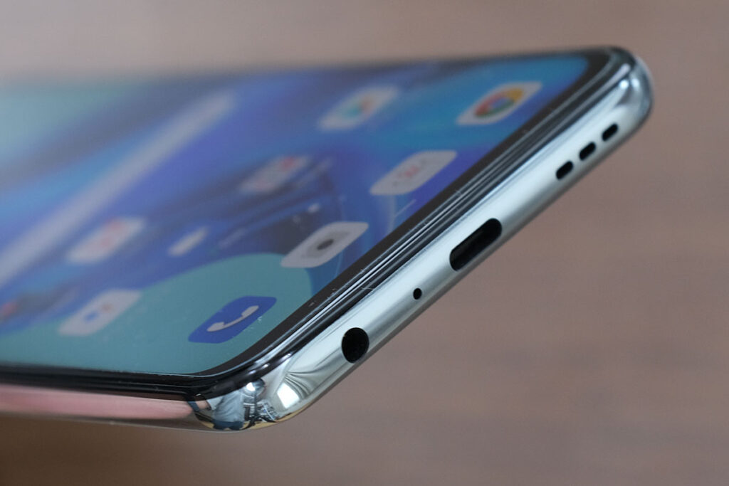 OPPO Reno 5A 充電ポート