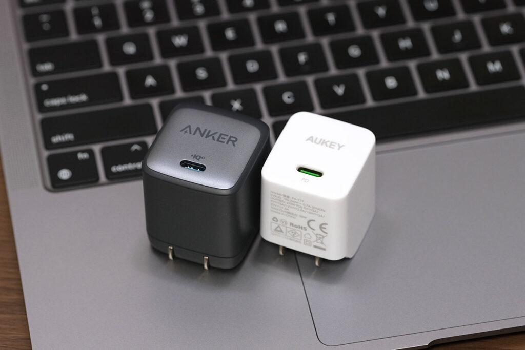 Anker Nano II 45W vs AUKEY 30W