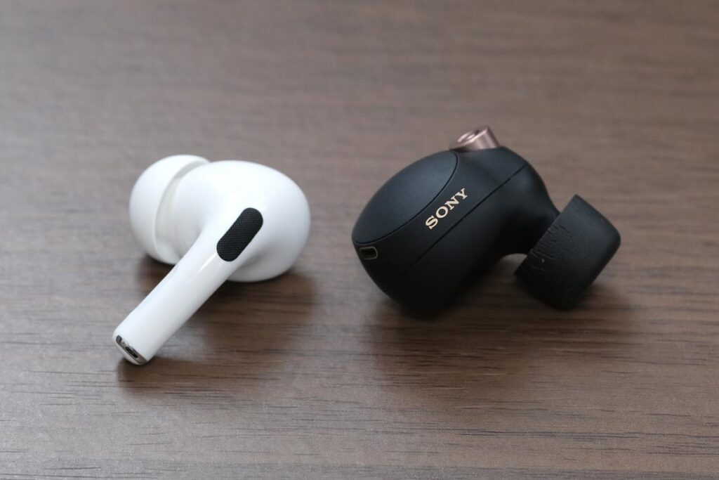 WF-1000XM4とAirPods Pro