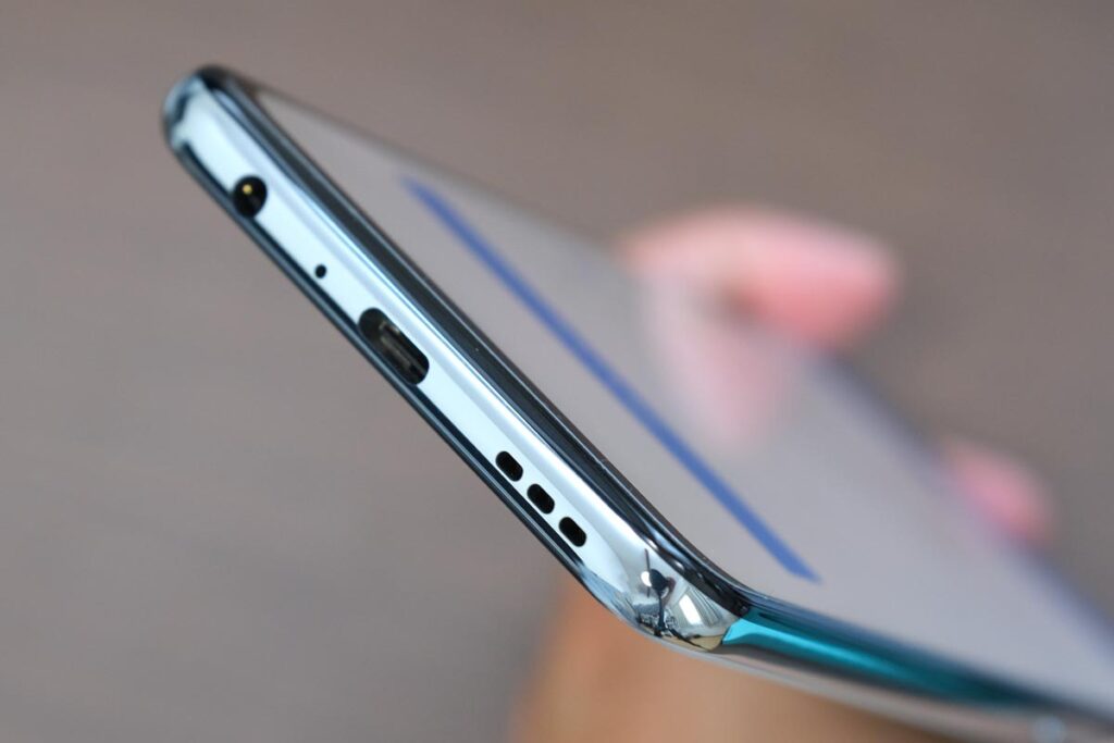 OPPO Reno 5A モノラルスピーカー