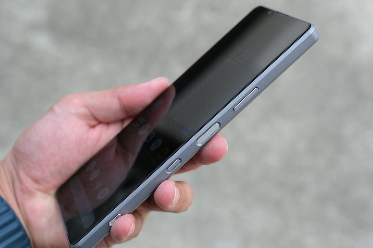 Xperia 1 III 操作ボタン